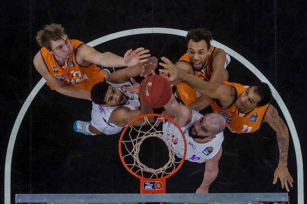 的头球建功 的头球建功