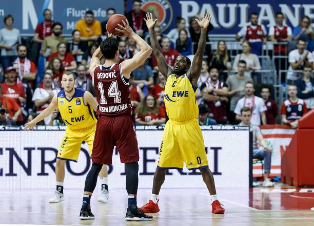 两位选手之 两位选手之