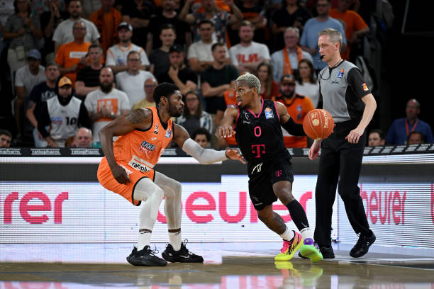 深入的薪资 深入的薪资